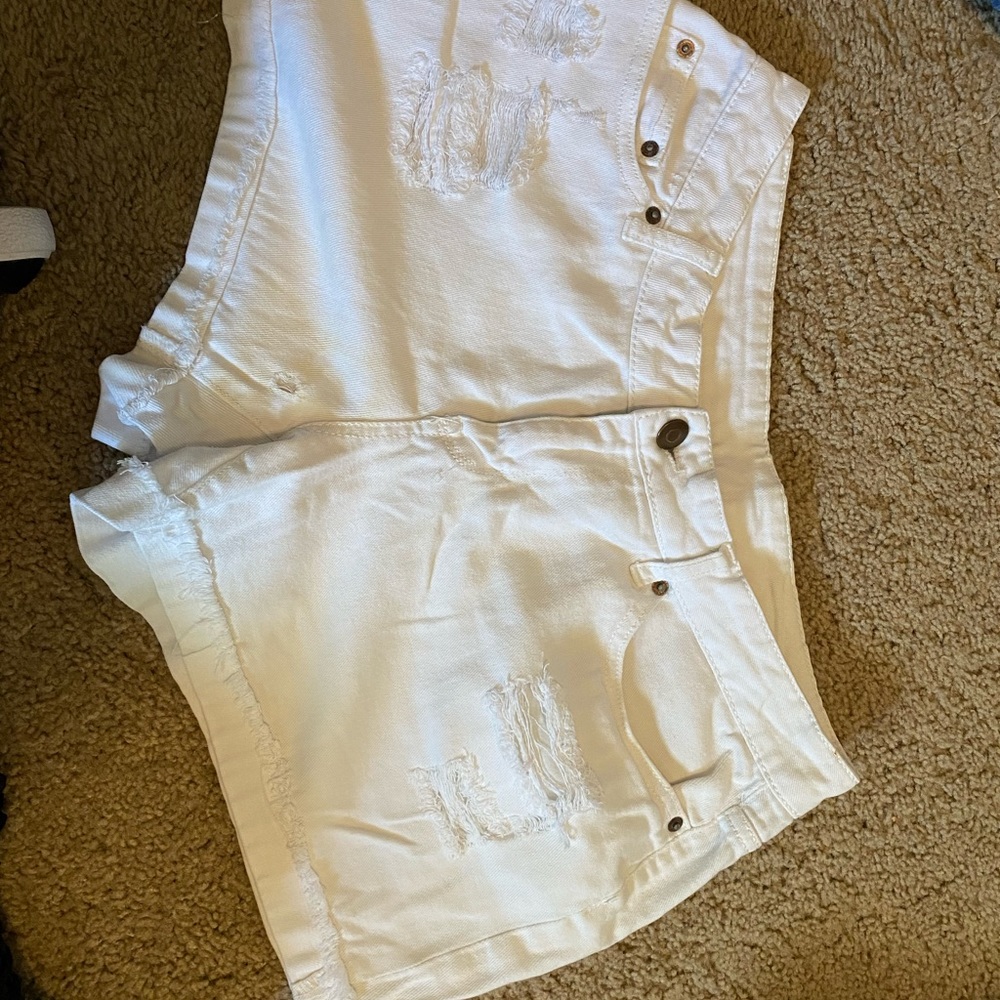 Cute white shorts